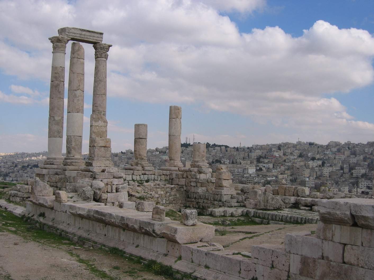 The towering columns of the Great Roman Temple on Jabal al-Qal’a dominate the skyline of Amman’s historic downtown. The columns and surmounting architrave were erected in 1993 as part of an ACOR-directed initiative. Photo by Glenn J. Corbett.