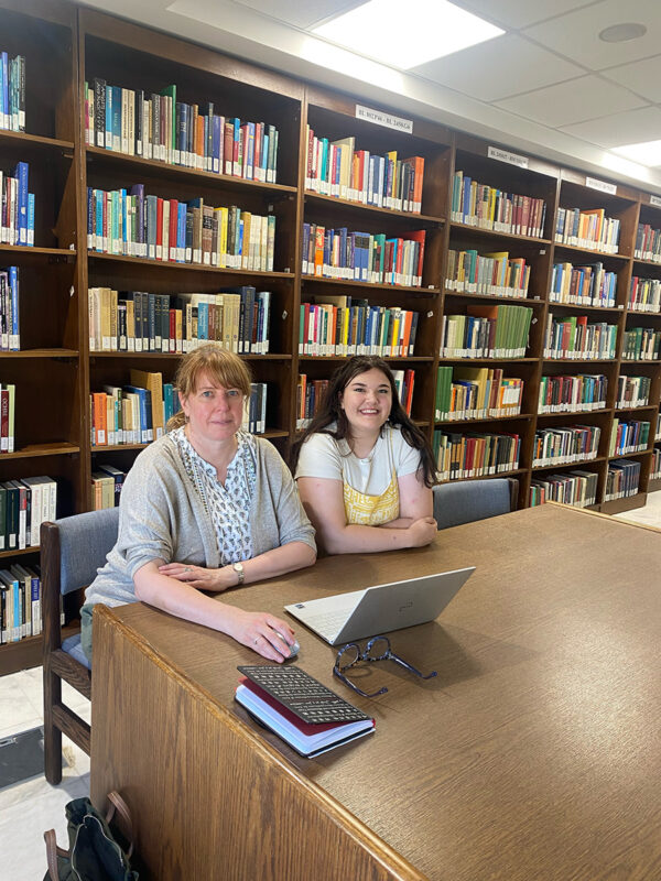 Nina Rozic (Jennifer C. Groot Memorial Fellow) and Prof. Debra Foran (ACOR trustee) in the ACOR Library. Photo by Kathleen Macleod Kerr.